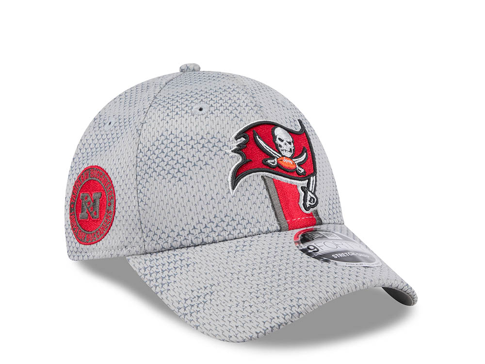 New Era Tampa Bay Buccaneers Sideline 2024 9Forty Stretch Snapback Hat