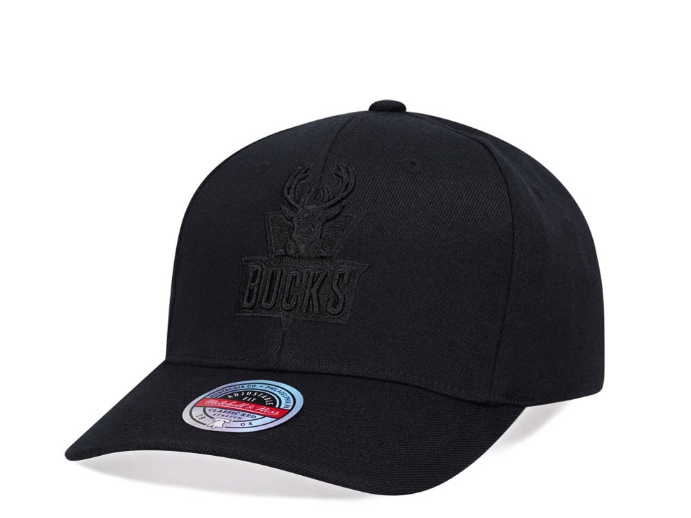 Mitchell & Ness Milwaukee Bucks All Black Classic Red Line Flex Snapback Hat