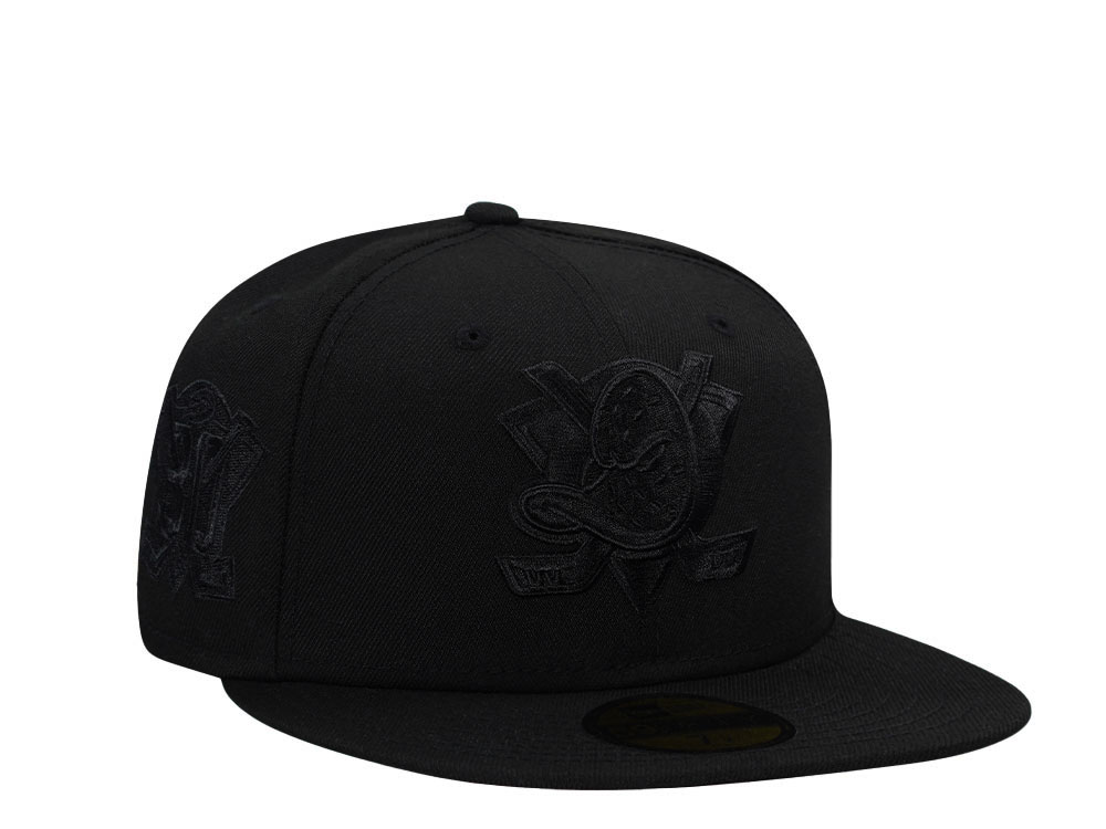 New Era Anaheim Ducks 30th Anniversary Black Out Pink Edition 59Fifty Fitted Cap