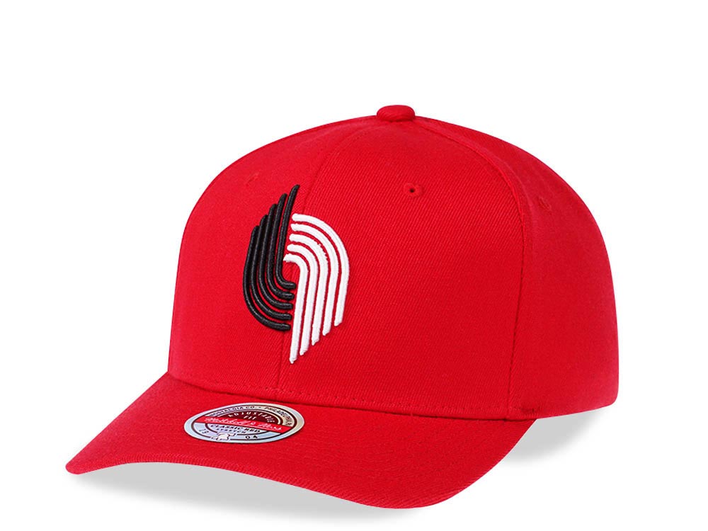 Mitchell & Ness Portland Trail Blazers Team Ground Red Line Solid Flex Snapback Hat