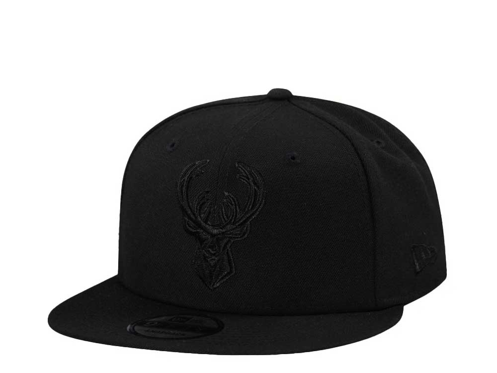 New Era Milwaukee Bucks Black Classic Edition 9Fifty Snapback Hat