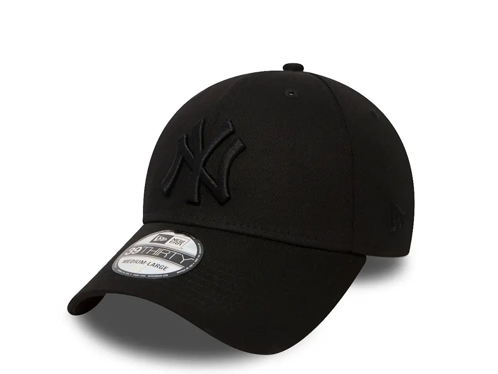 New Era New York Yankees League Basic Black on Black Stretch Fit 39Thirty Hat