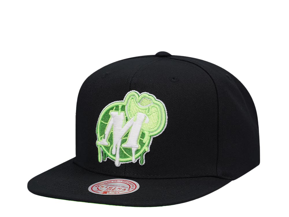 Mitchell & Ness Dallas Mavericks Slime Drip Hardwood Classic Snapback Cap